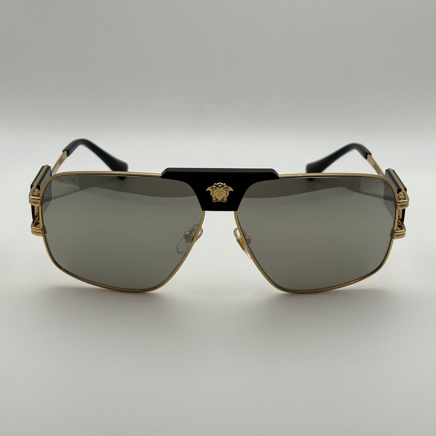 Versace VE2251 Aviator Special Edition – Unisex Πολυτέλεια με Ιταλική Υπογραφή σε Χρυσό Μεταλλικό / Γκρι Καθρέφτη