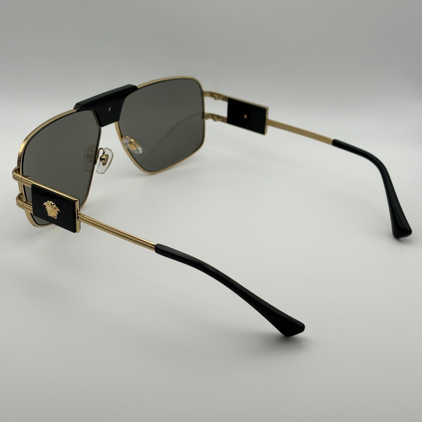 Versace VE2251 Aviator Special Edition – Unisex Πολυτέλεια με Ιταλική Υπογραφή σε Χρυσό Μεταλλικό / Γκρι Καθρέφτη