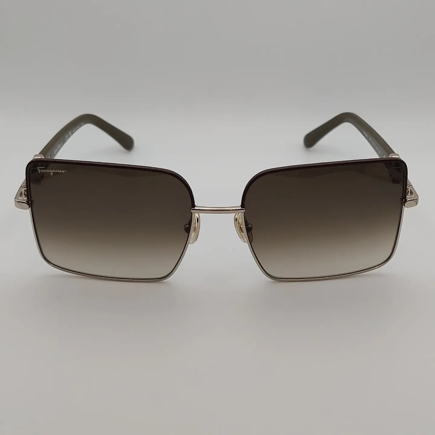 Salvatore Ferragamo SF302SL 704 – Γυναικεία Γυαλιά Ηλίου με Gradient Φακούς