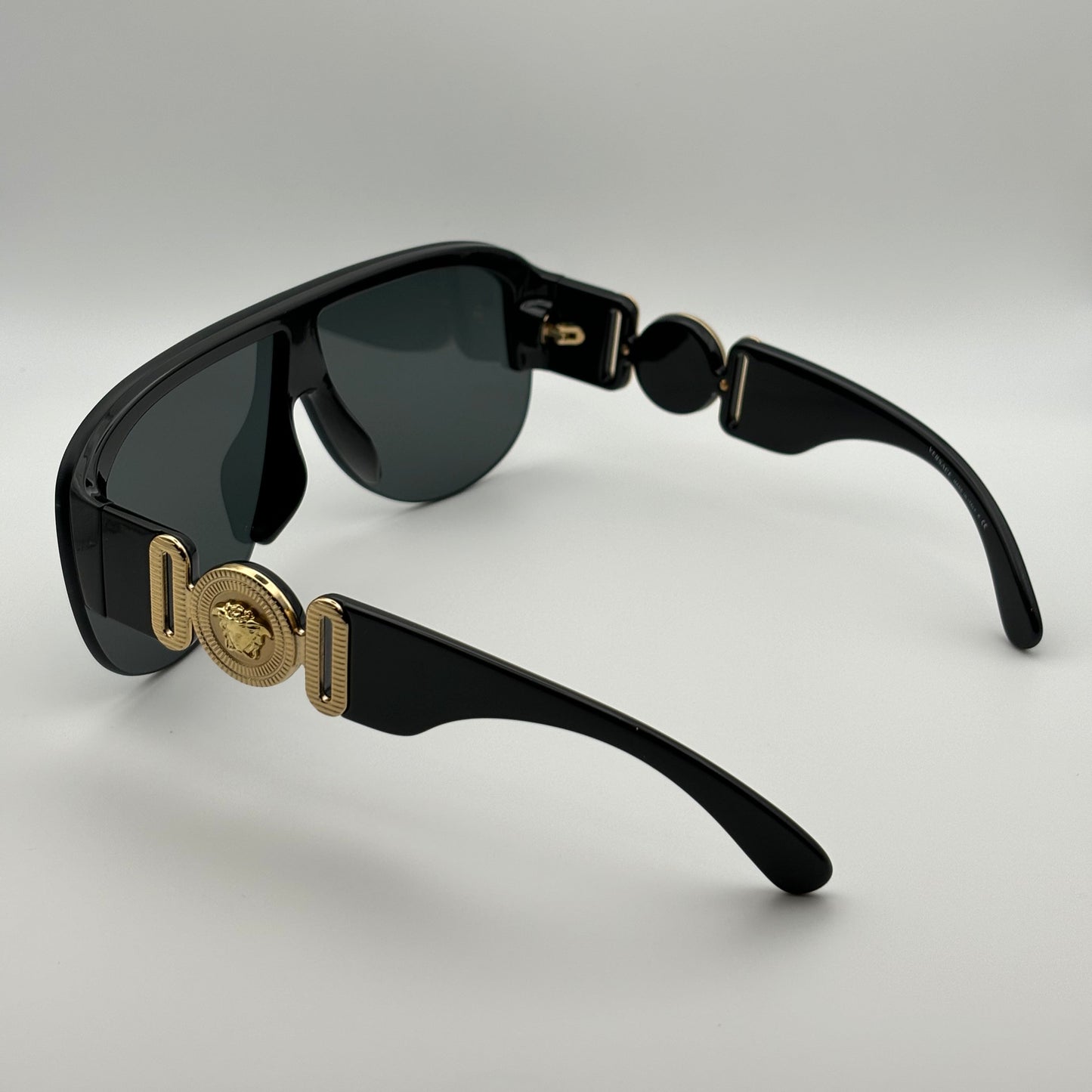 Versace Medusa Biggie Shield Sunglasses [VE4391 GB1/87] – Unisex Πολυτέλεια με Ιταλική Υπογραφή