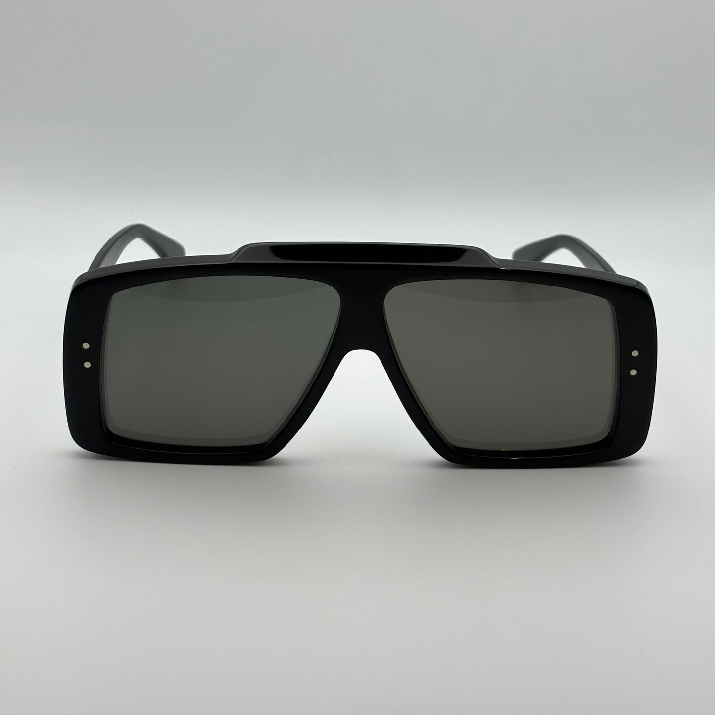 GUCCI GG1369S 001 – Unisex Γυαλιά Ηλίου με Shield Design