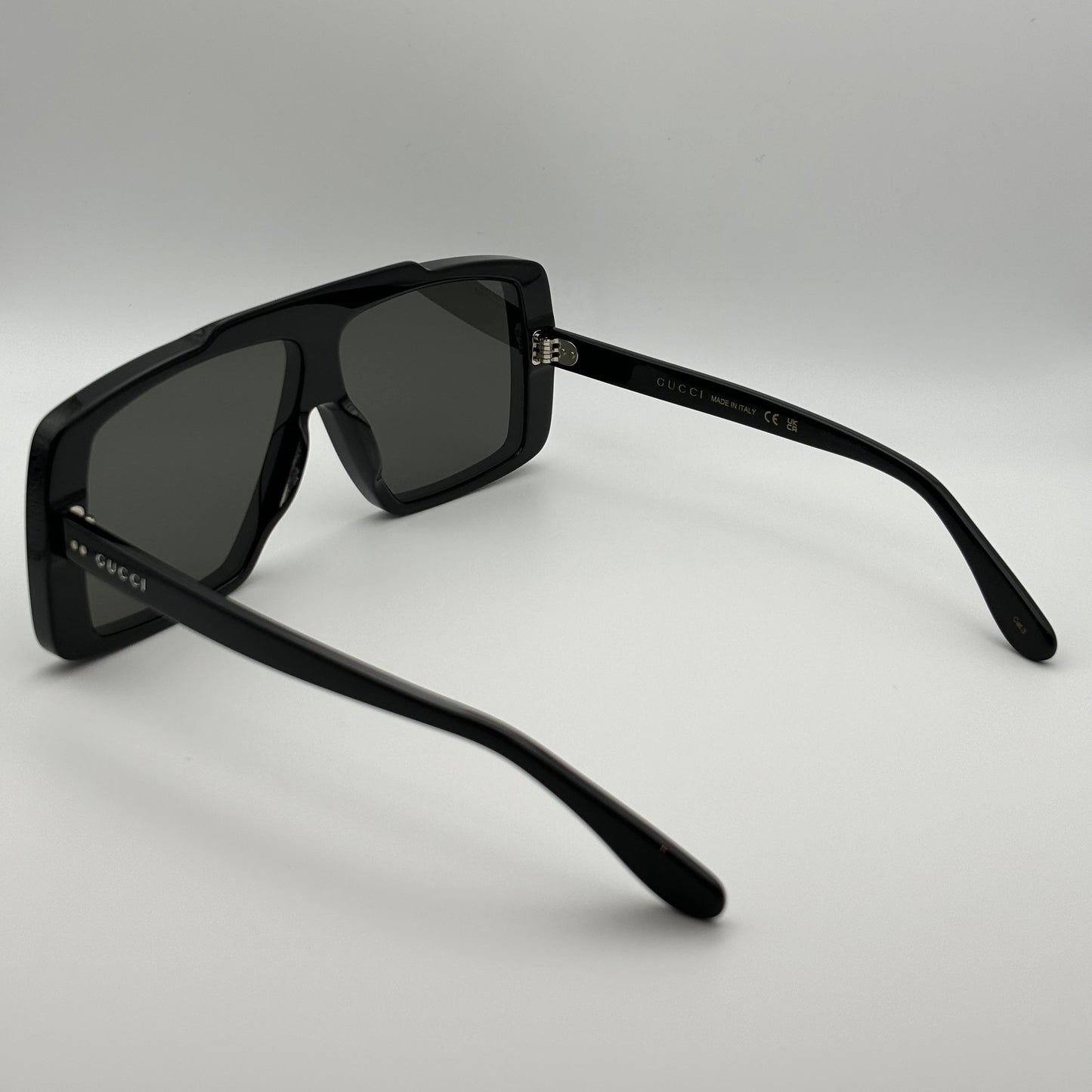 GUCCI GG1369S 001 – Unisex Γυαλιά Ηλίου με Shield Design