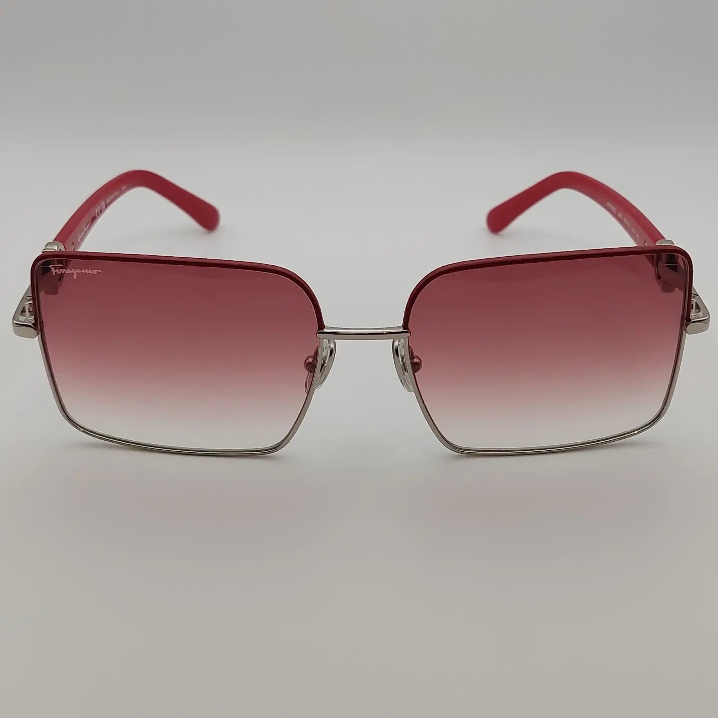 Salvatore Ferragamo SF302SL 049 – Γυναικεία Γυαλιά Ηλίου με Gradient Φακούς