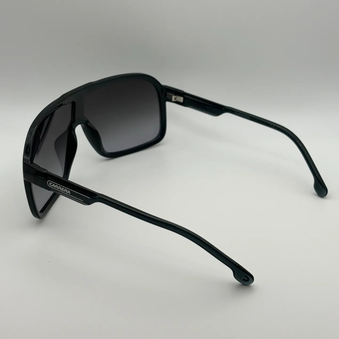 Carrera 1046/S 0KB7/9O Gradient Shield – Μοντέρνα Ανδρικά Γυαλιά Ηλίου με Statement Σχεδιασμό